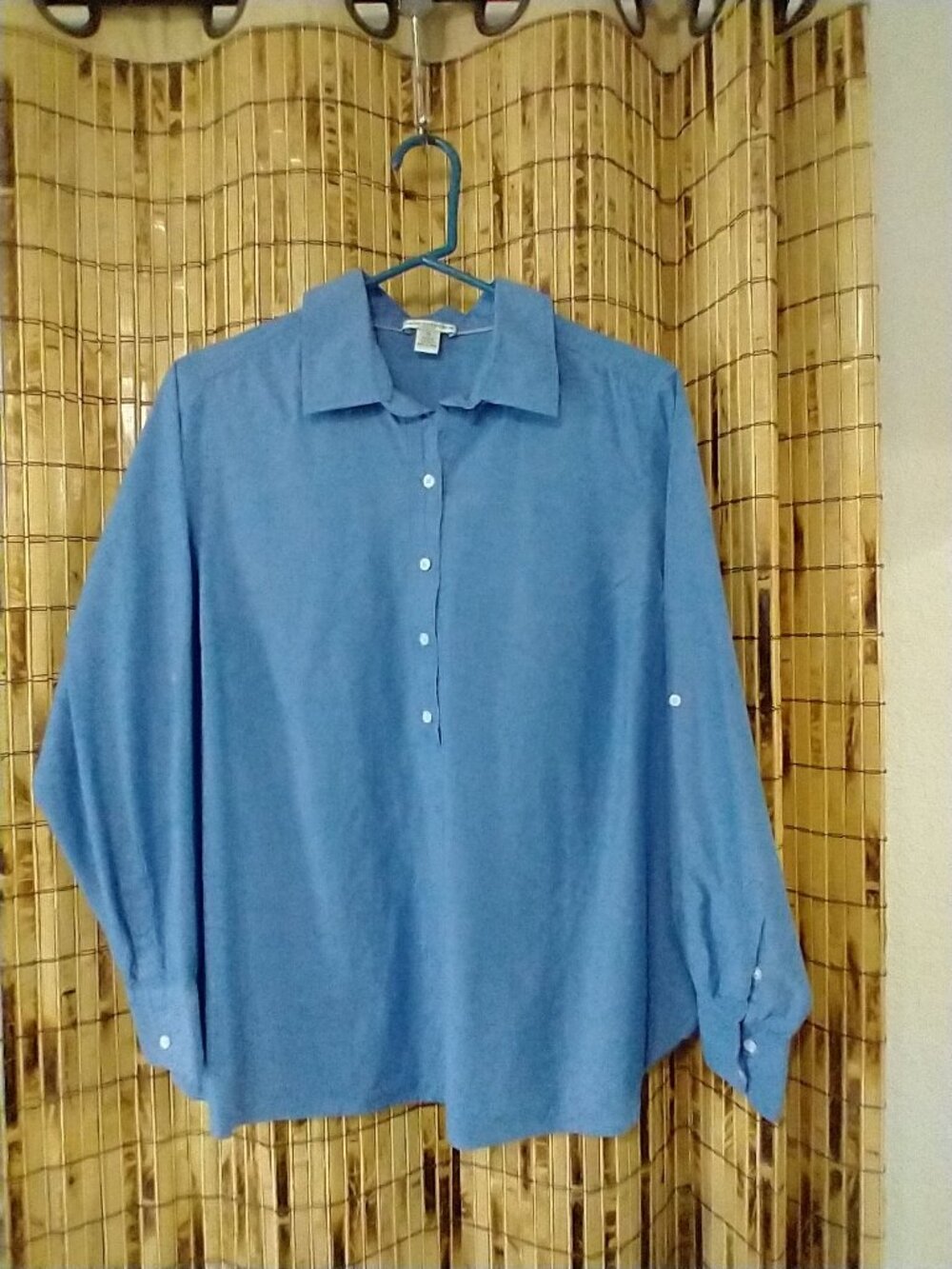 Dalia Collection Woman Solid Blue Long-Sleeve Button-Down Tunic Shirt  (Size 1X)